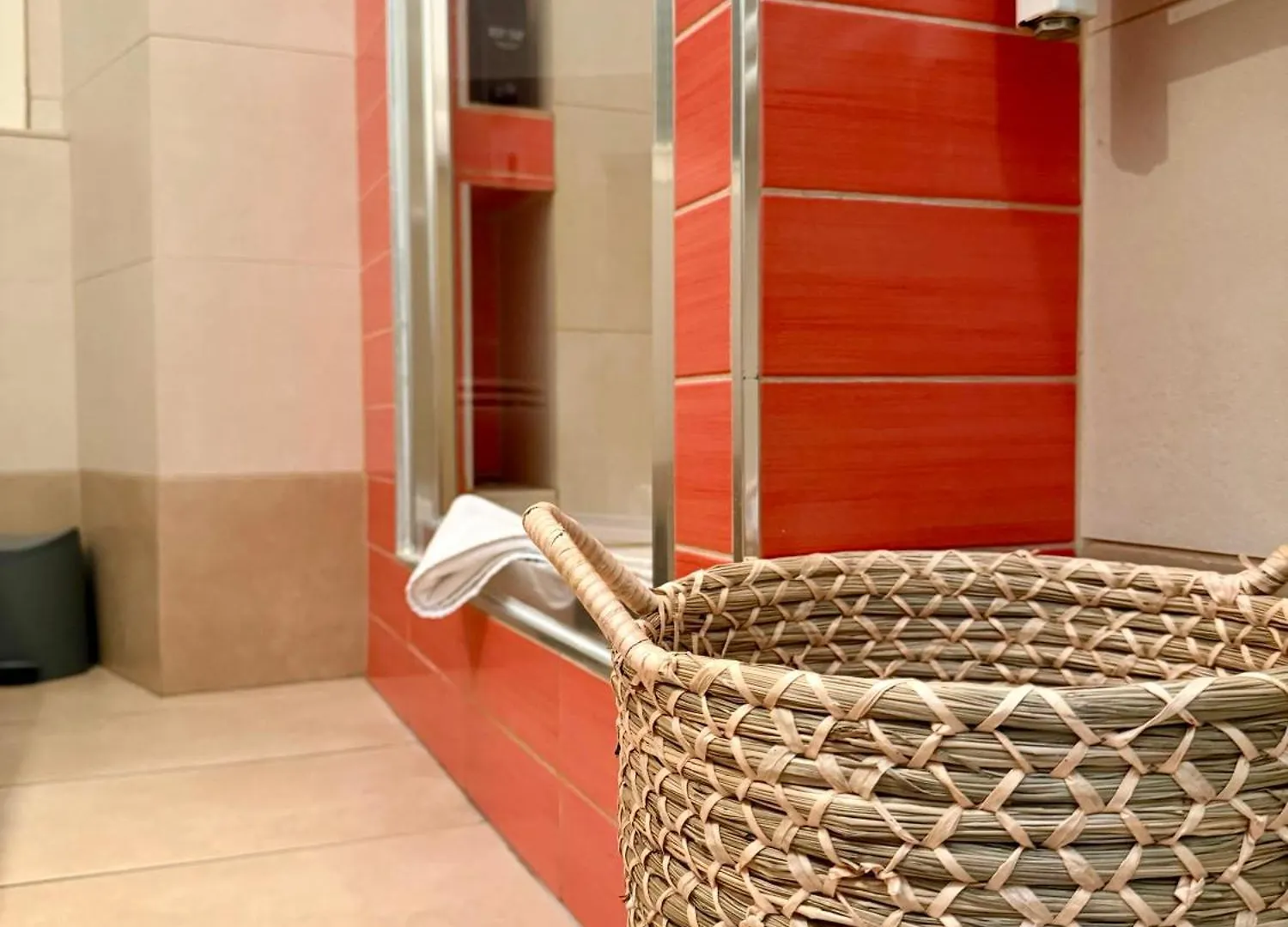 Lr Deluxe Apartments - San Babila Cozy Home Μιλάνο Ιταλία