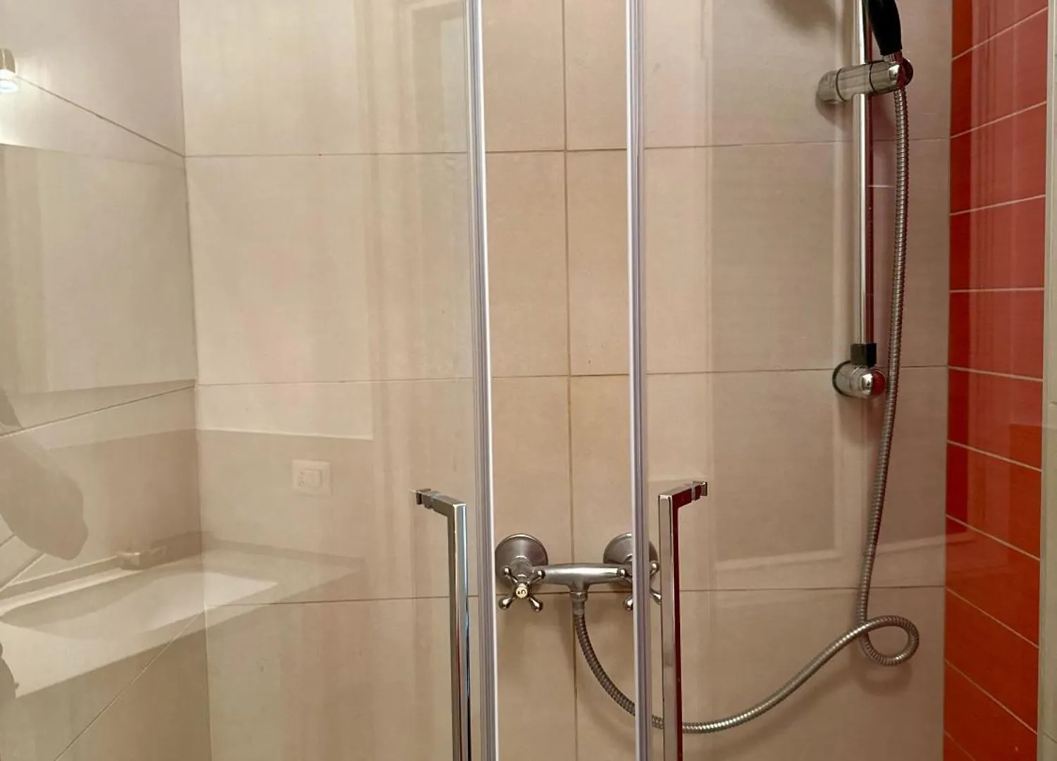 Lr Deluxe Apartments - San Babila Cozy Home Μιλάνο 0*,  Ιταλία